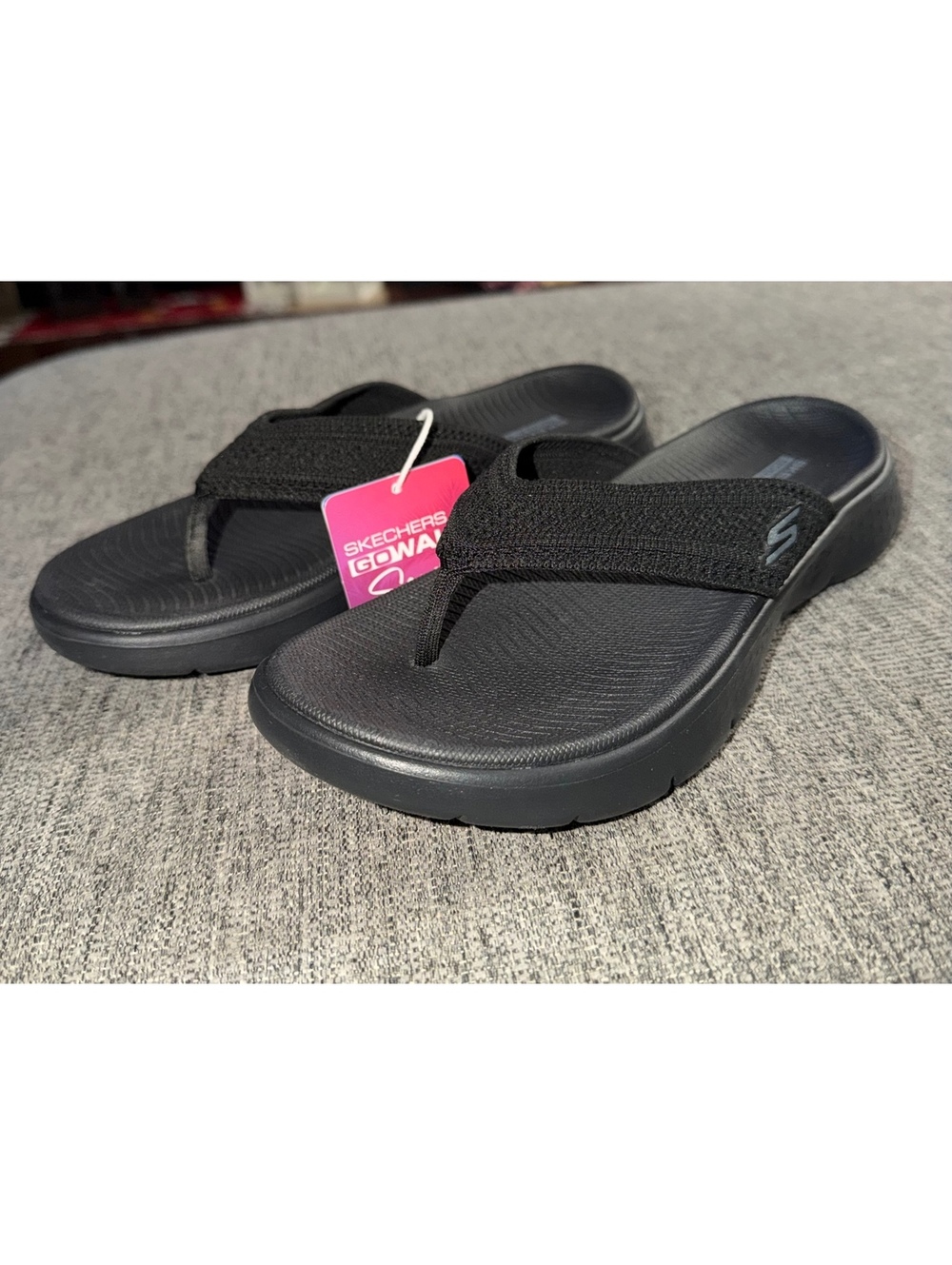 Skechers GO WALK Flex Holly Thong Sandals Black Women's Size 6 NIB 141459
